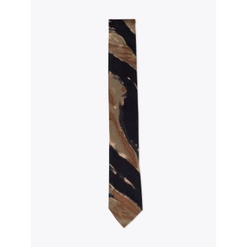 The Hill-Side Pointed Tie Cotton Ripstop Bleeding Tiger Camo Front View