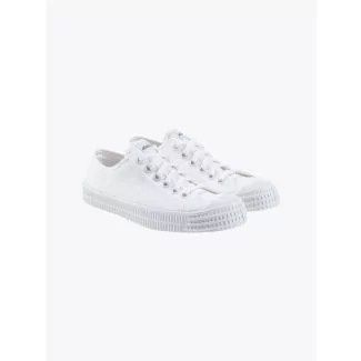 Novesta Star Master 10 Super White Three-Quarter Front