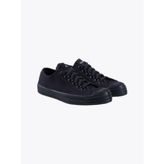 Novesta Star Master Mono 60 Black Three-Quarters Front