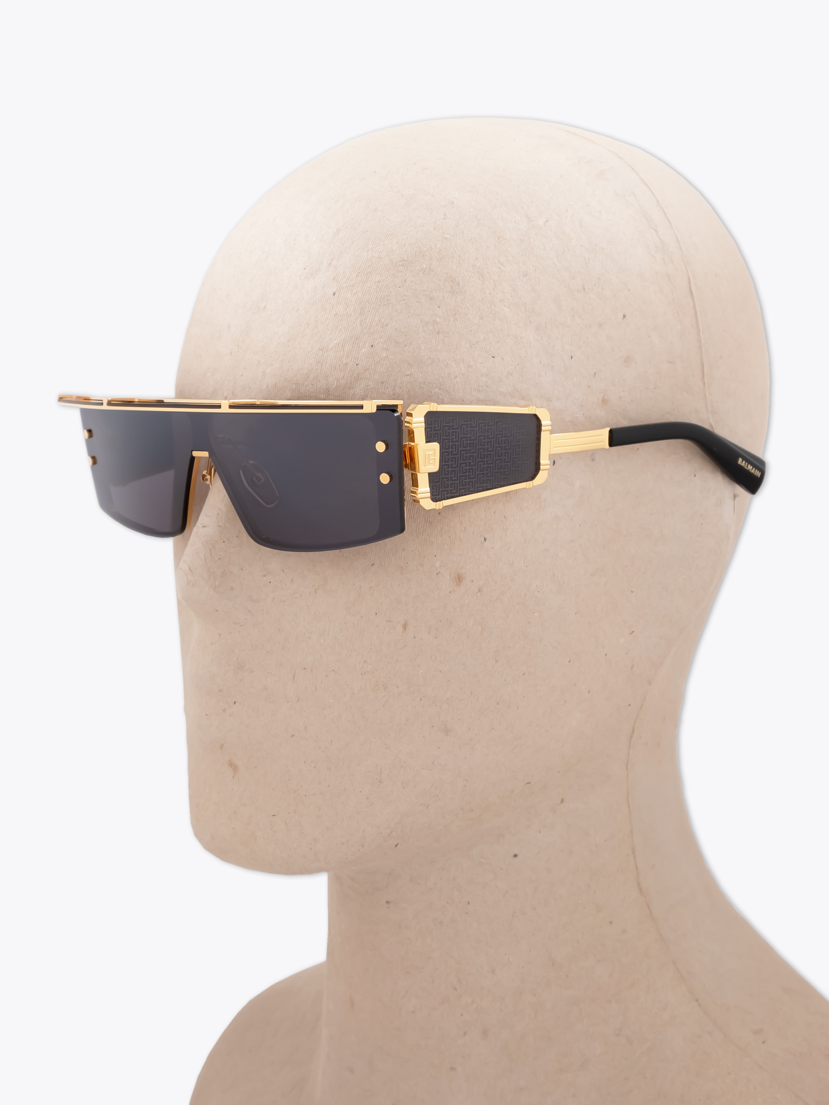 Balmain XN1UA517LMMS4AM 関税送料込 BALMAIN EYEWEAR — Wonder Boy III Gold Black Sunglasses